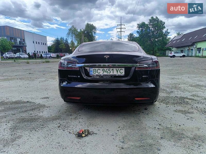 Ліфтбек Tesla Model S 2016 в Львові