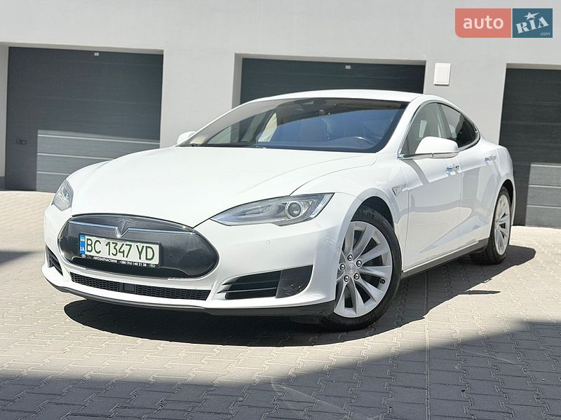 Ліфтбек Tesla Model S 2016 в Тернополі