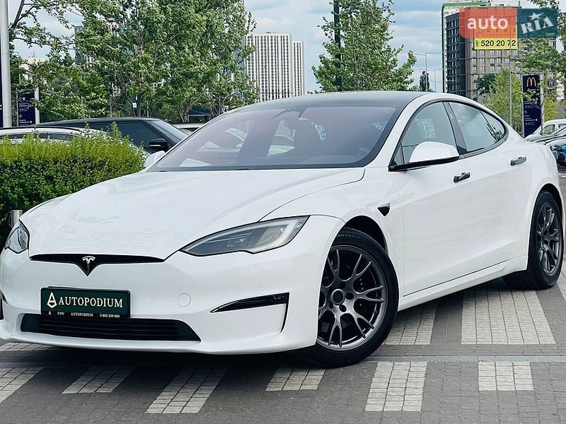 Лифтбек Tesla Model S 2022 в Киеве