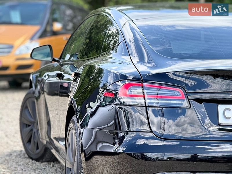 Лифтбек Tesla Model S 2023 в Стрые