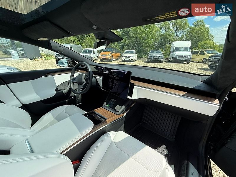 Лифтбек Tesla Model S 2023 в Стрые