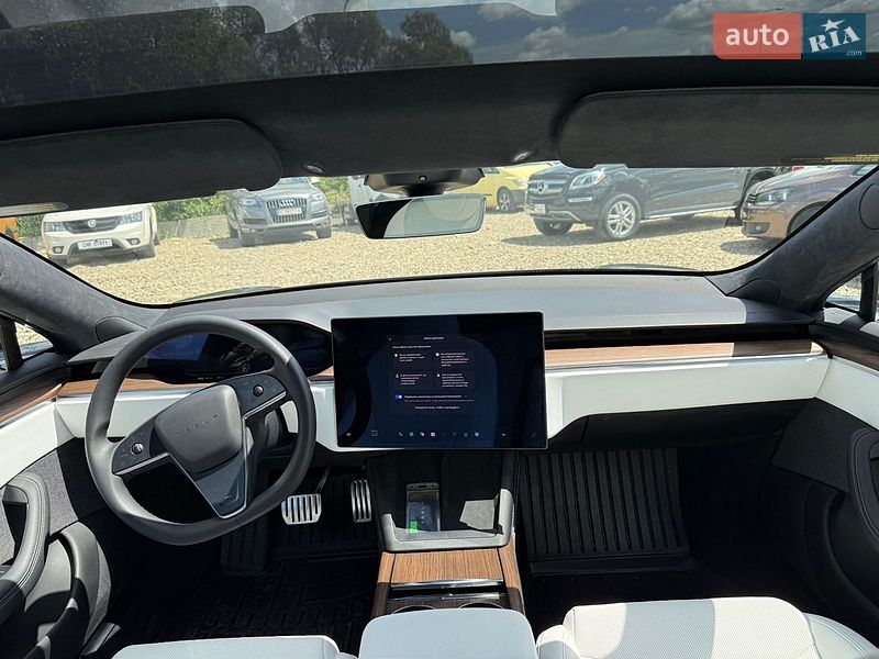 Лифтбек Tesla Model S 2023 в Стрые