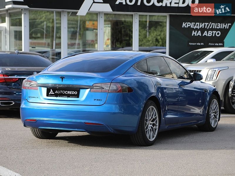 Ліфтбек Tesla Model S 2015 в Харкові