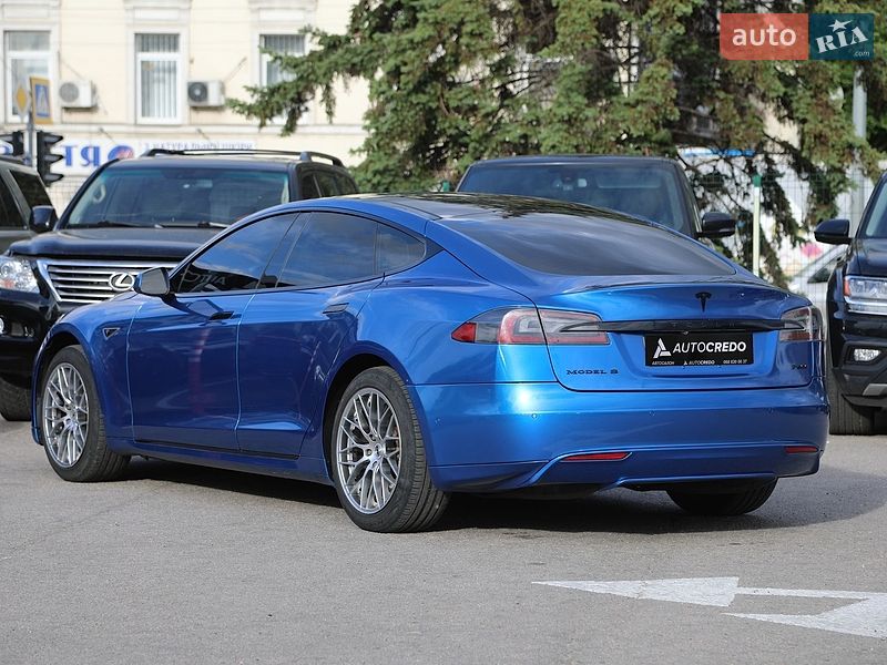 Ліфтбек Tesla Model S 2015 в Харкові