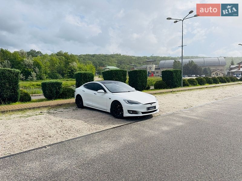 Ліфтбек Tesla Model S 2016 в Дніпрі фото 2 Ліфтбек Tesla Model S 2016 в Дніпрі