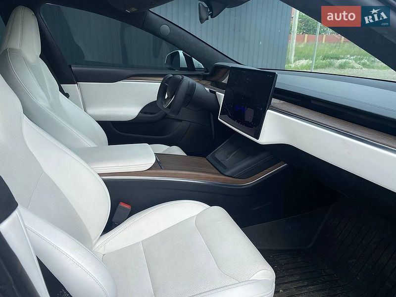 Лифтбек Tesla Model S 2021 в Киеве