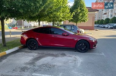 Лифтбек Tesla Model S 2014 в Буче