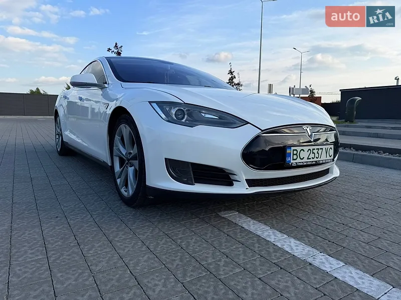 Tesla Model S 2013