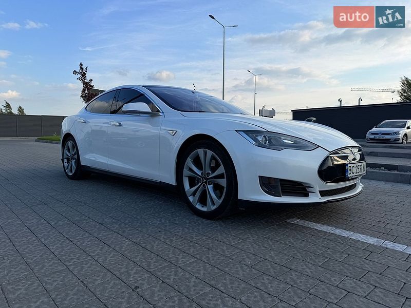 Лифтбек Tesla Model S 2013 в Львове