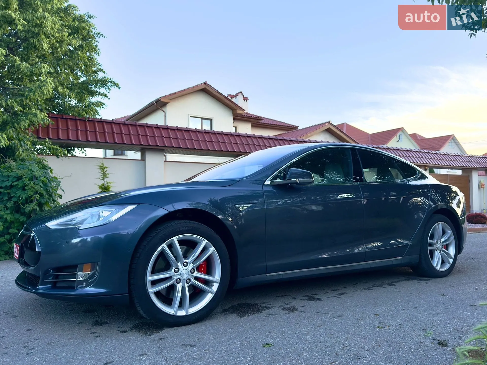 2014 Tesla Model S - мініатюра 3