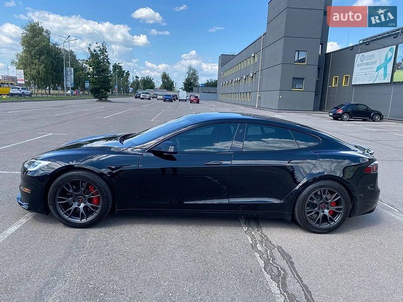 Лифтбек Tesla Model S 2021 в Киеве