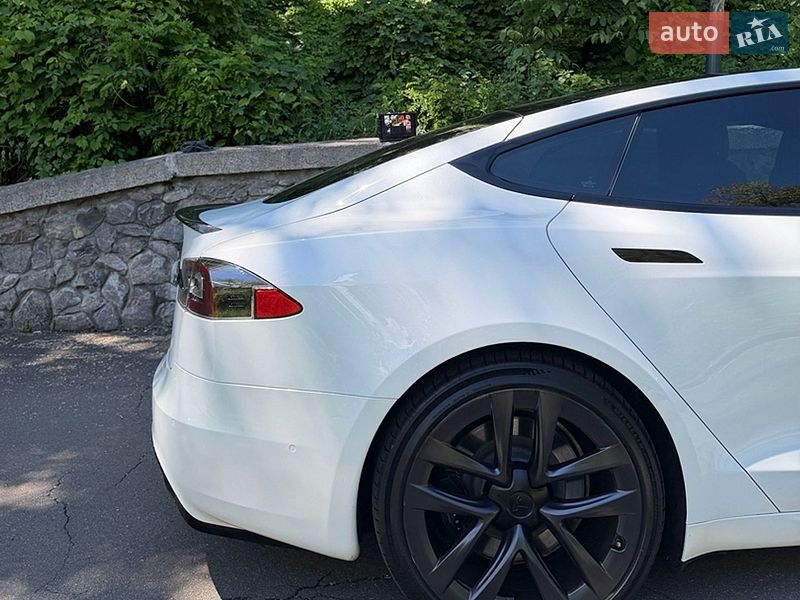 Лифтбек Tesla Model S 2021 в Киеве фото 6 Лифтбек Tesla Model S 2021 в Киеве