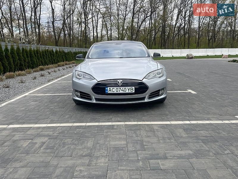 Лифтбек Tesla Model S 2012 в Луцке