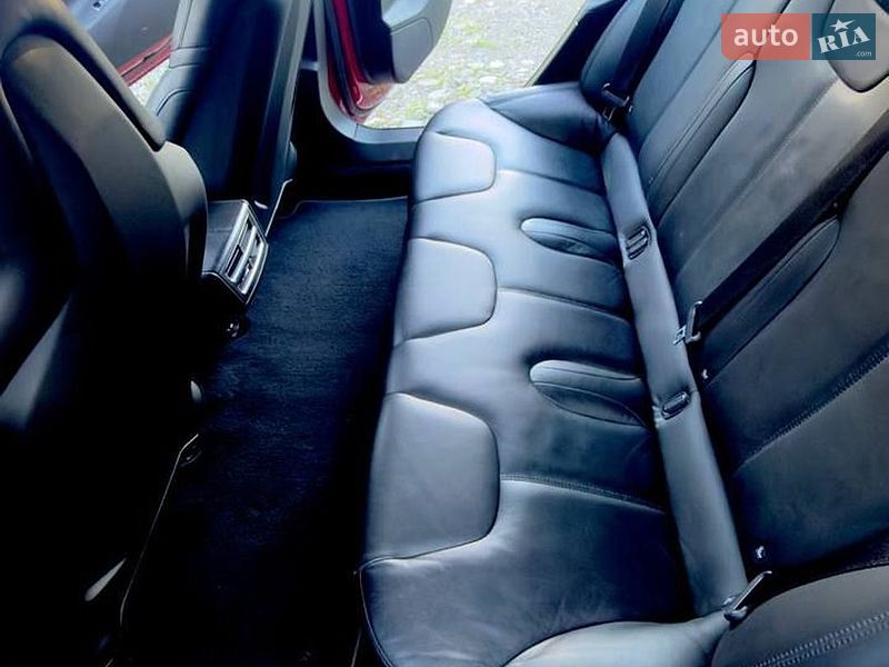 Лифтбек Tesla Model S 2015 в Киеве