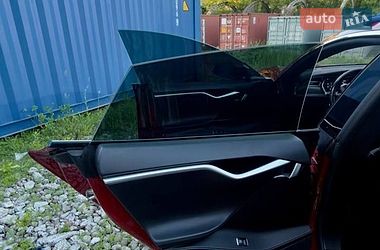 Лифтбек Tesla Model S 2015 в Киеве