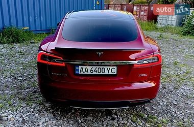 Лифтбек Tesla Model S 2015 в Киеве