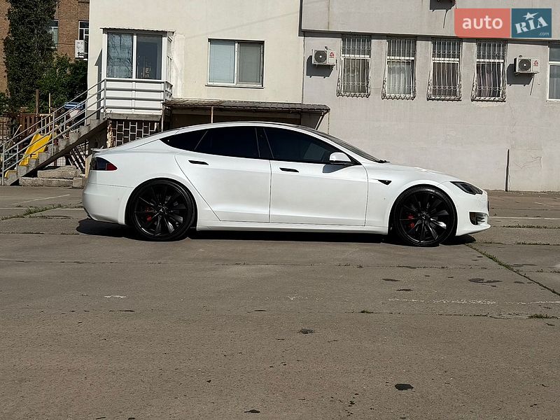 Лифтбек Tesla Model S 2019 в Одессе