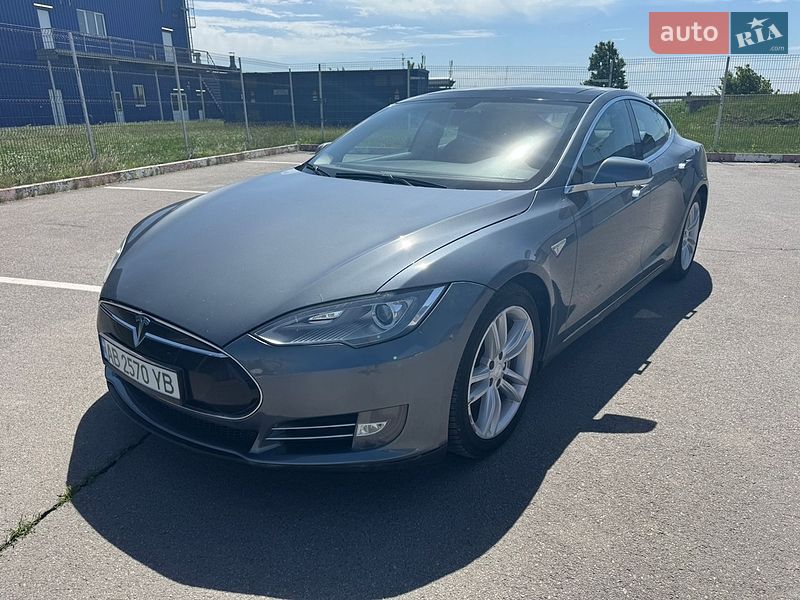 Tesla Model S 2013