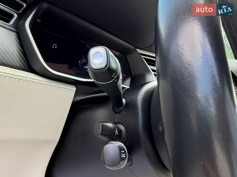 Лифтбек Tesla Model S 2018 в Черновцах
