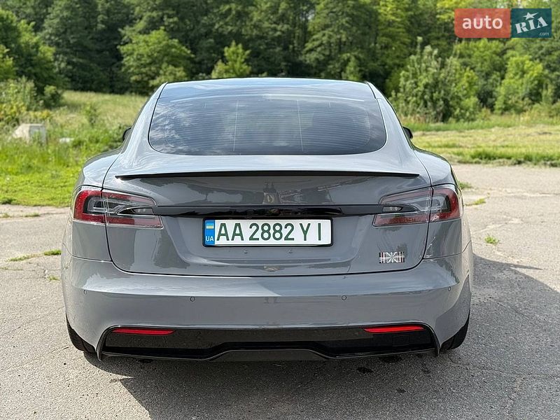 Лифтбек Tesla Model S 2021 в Фастове