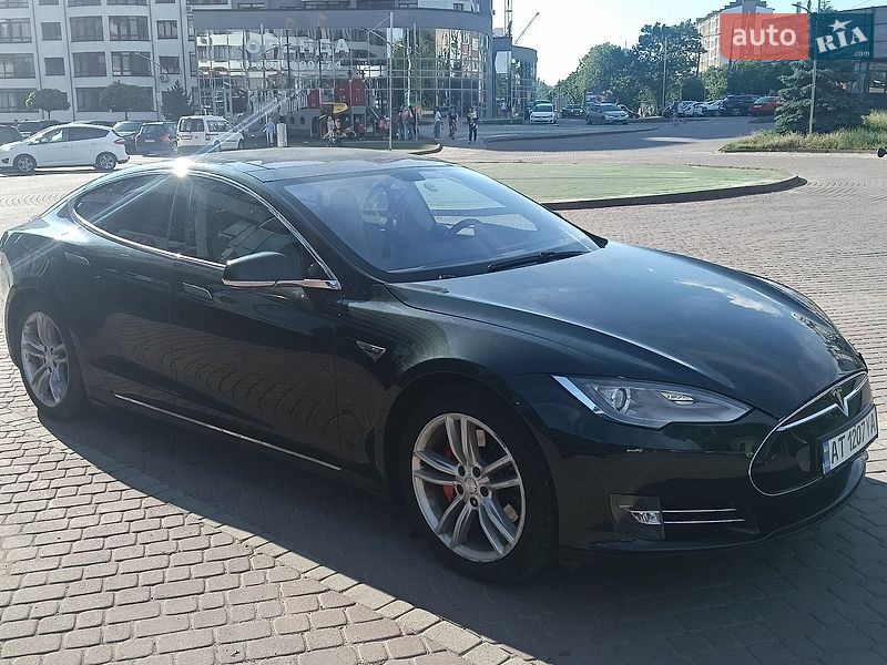 Ліфтбек Tesla Model S 2014 в Івано-Франківську фото Ліфтбек Tesla Model S 2014 в Івано-Франківську