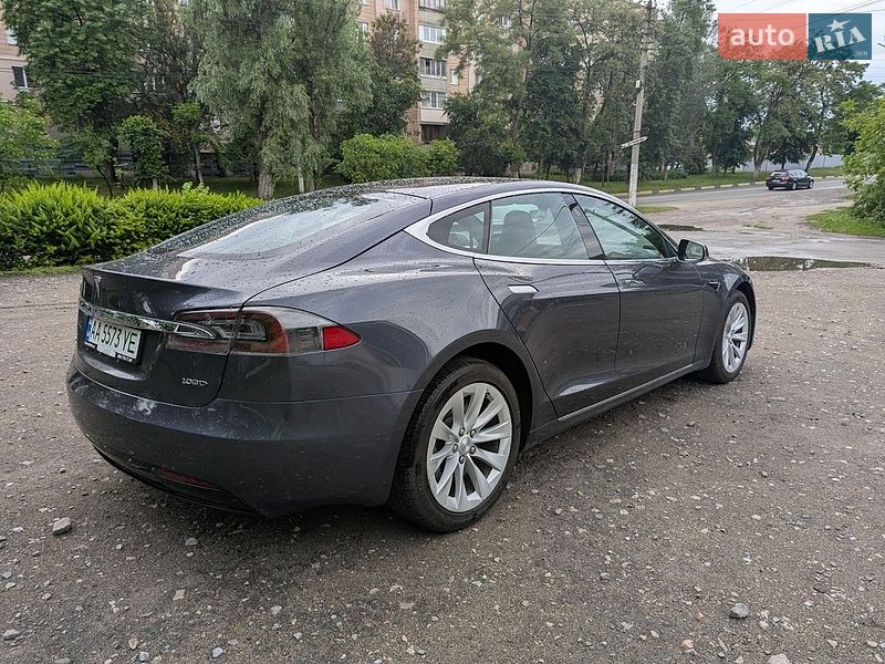 Ліфтбек Tesla Model S 2018 в Києві