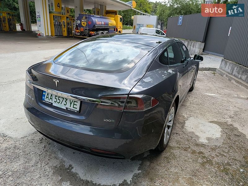 Ліфтбек Tesla Model S 2018 в Києві