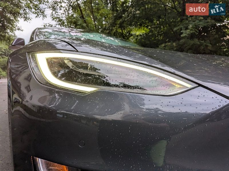 Ліфтбек Tesla Model S 2018 в Києві