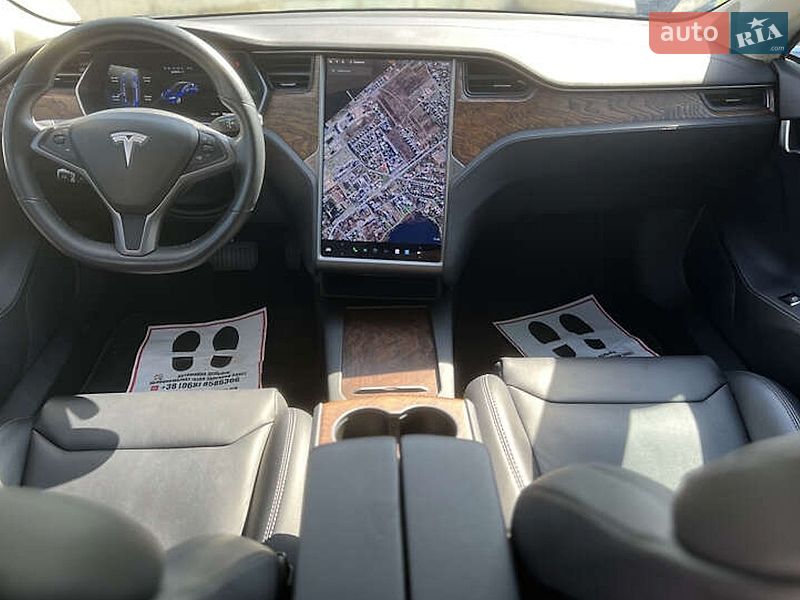 Лифтбек Tesla Model S 2018 в Киеве