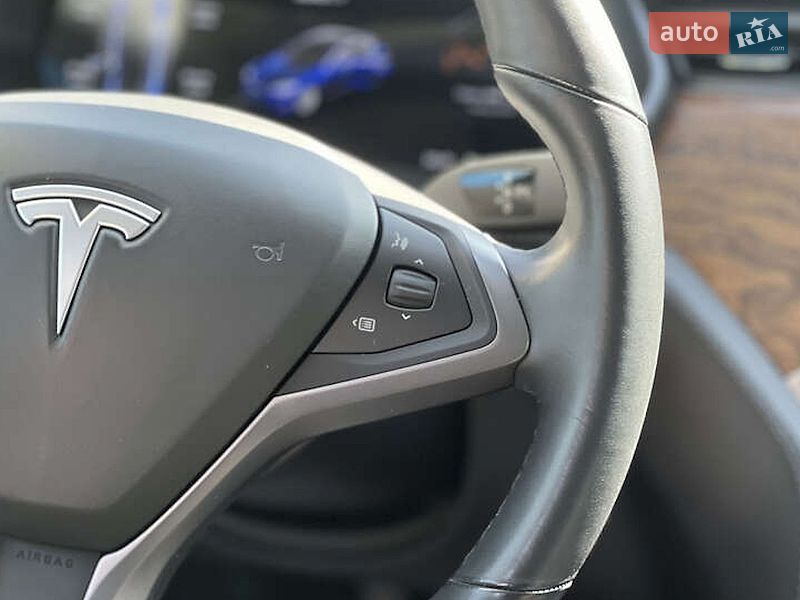Лифтбек Tesla Model S 2018 в Киеве