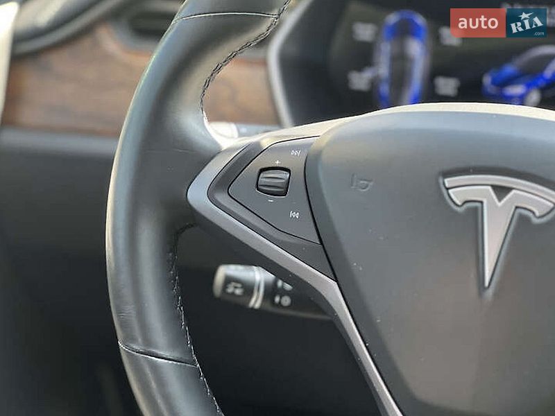 Лифтбек Tesla Model S 2018 в Киеве