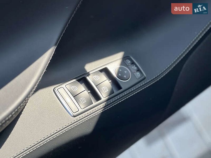 Лифтбек Tesla Model S 2018 в Киеве