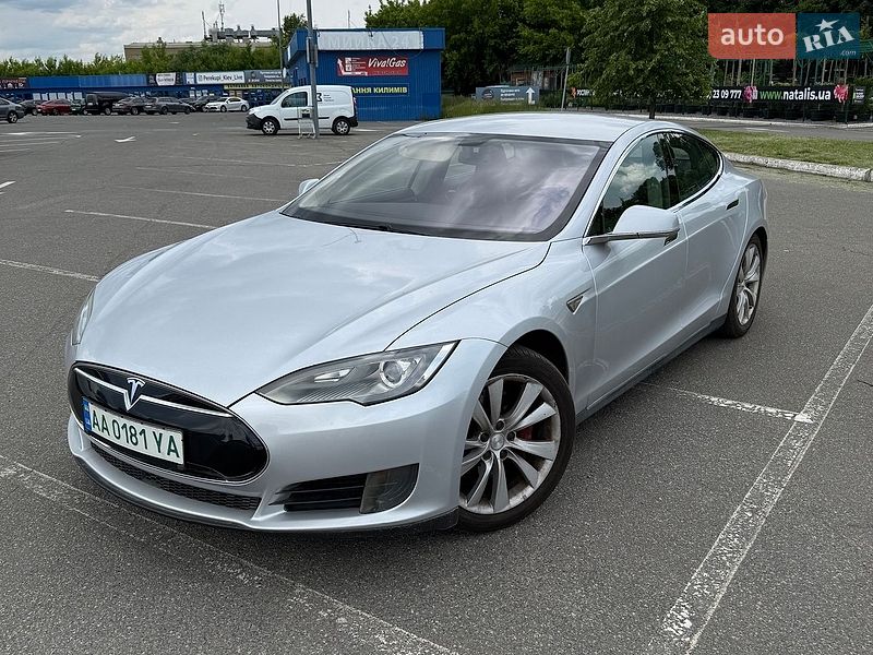 2013 Tesla Model S, VIN 5YJSA1DP1DFP14746:plate — фото 1 (autoria)