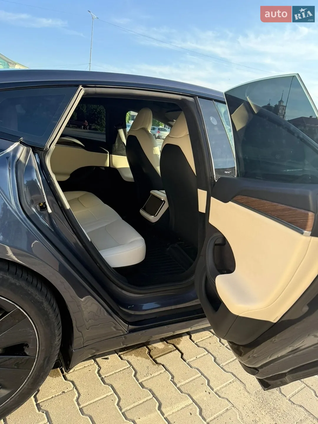 2022 Tesla Model S - мініатюра 8