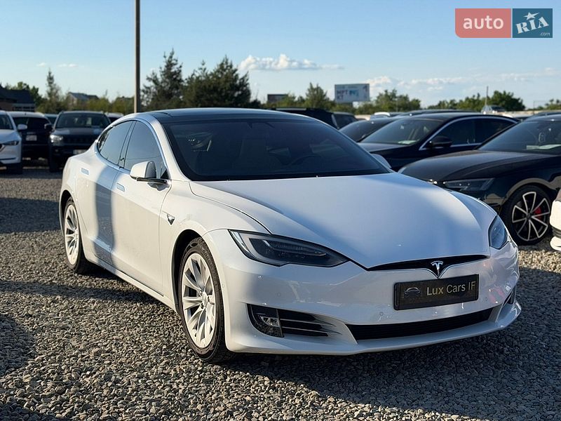 2016 Tesla Model-S, VIN 5YJSA1E14GF174369:plate — фото 1 (autoria)