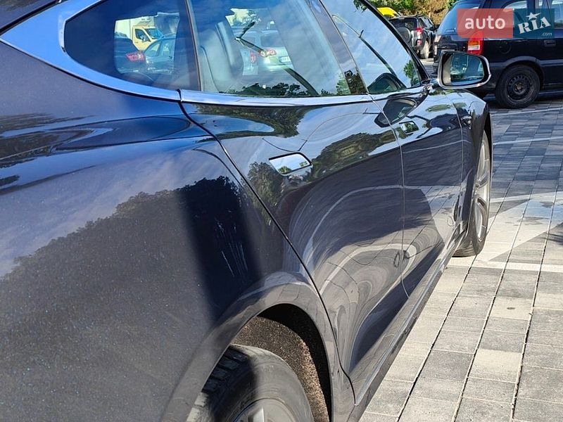 Лифтбек Tesla Model S 2016 в Виннице