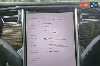 Лифтбек Tesla Model S 2016 в Виннице