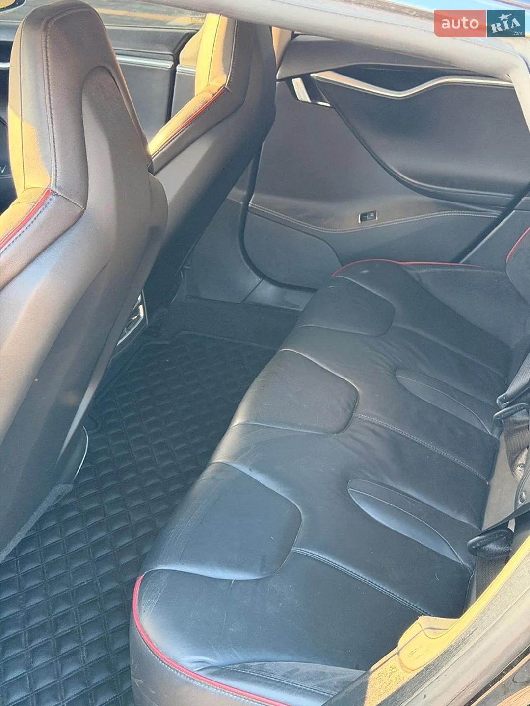 2014 Tesla Model S - мініатюра 28