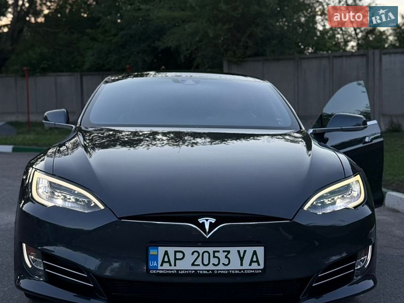 Tesla Model S 2016