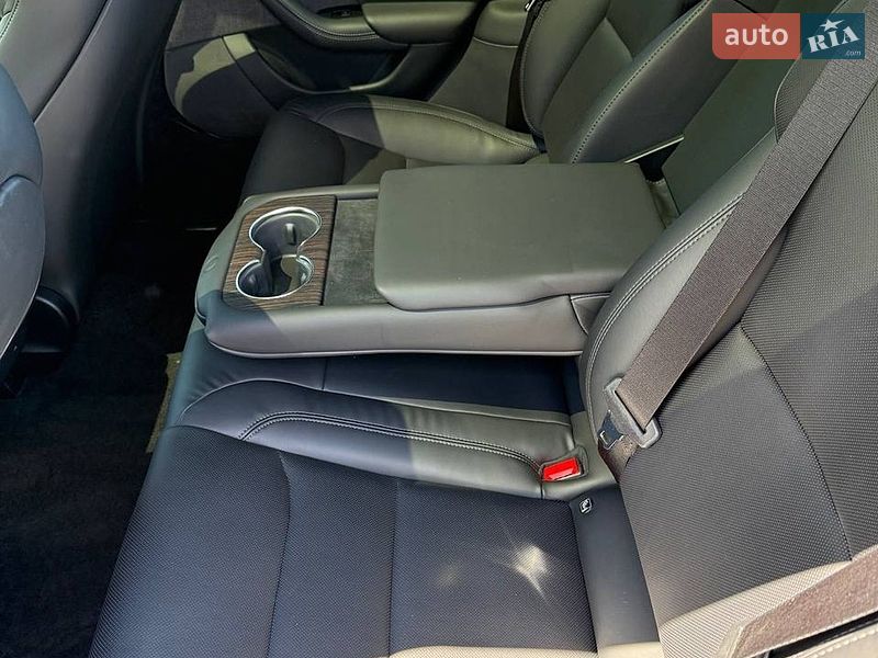 Ліфтбек Tesla Model S 2022 в Дніпрі