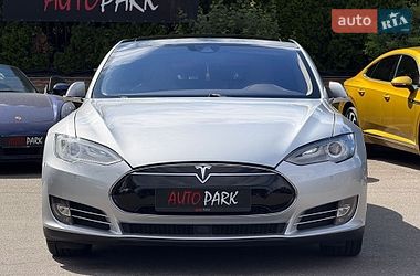 Лифтбек Tesla Model S 2015 в Киеве