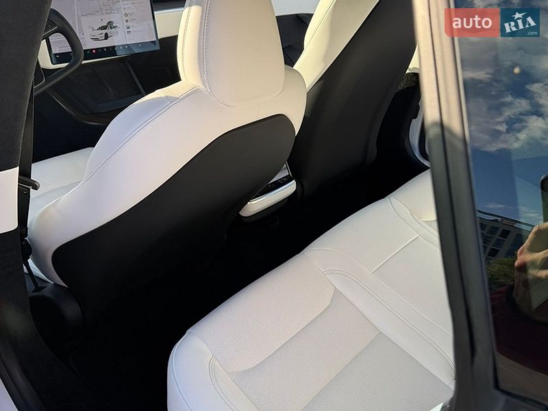 Лифтбек Tesla Model S 2023 в Киеве фото 3 Лифтбек Tesla Model S 2023 в Киеве