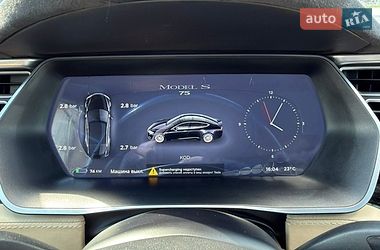 Ліфтбек Tesla Model S 2016 в Чернівцях