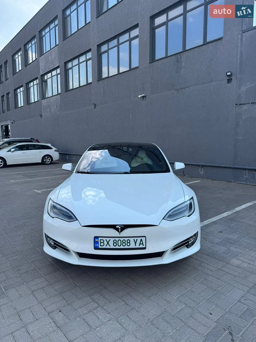 2020 Tesla Model S - фото 1