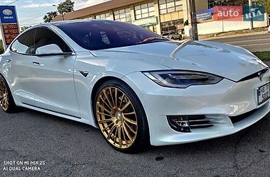Лифтбек Tesla Model S 2019 в Днепре