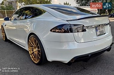 Лифтбек Tesla Model S 2019 в Днепре