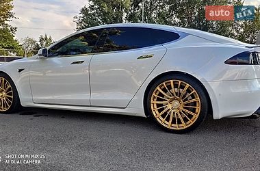 Лифтбек Tesla Model S 2019 в Днепре