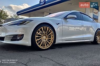 Лифтбек Tesla Model S 2019 в Днепре