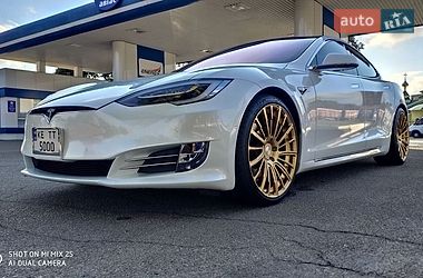 Лифтбек Tesla Model S 2019 в Днепре