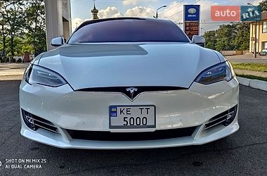 Лифтбек Tesla Model S 2019 в Днепре